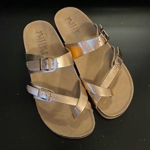 Slide sandals